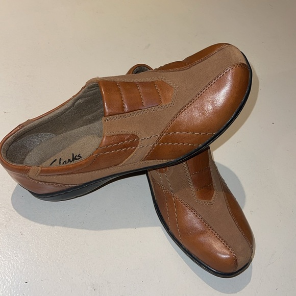 Clarks bendable size 7 - Picture 2 of 4